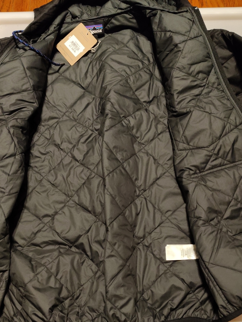 New Patagonia Diamond Quilted Bomber Hoody Light Packable Pretty Water Proof - Picture 8 of 11